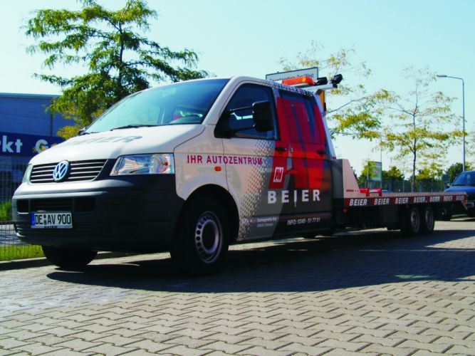 PKW-Folierung mit Firmenlogo in Dessau-Roßlau