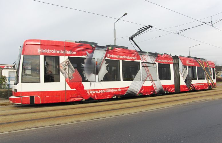 Tram - Vollfolierung mit Corporate Design für EAB Sandow